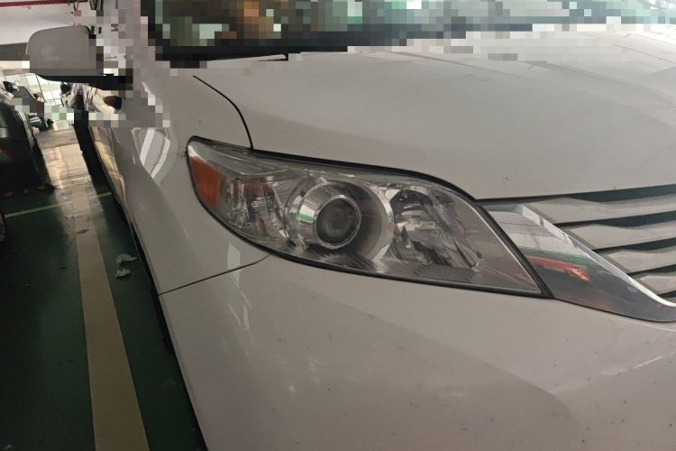 Used Toyota SIENNA 2015 3.5L Two-Wheel Drive LE Right Front Headlight
