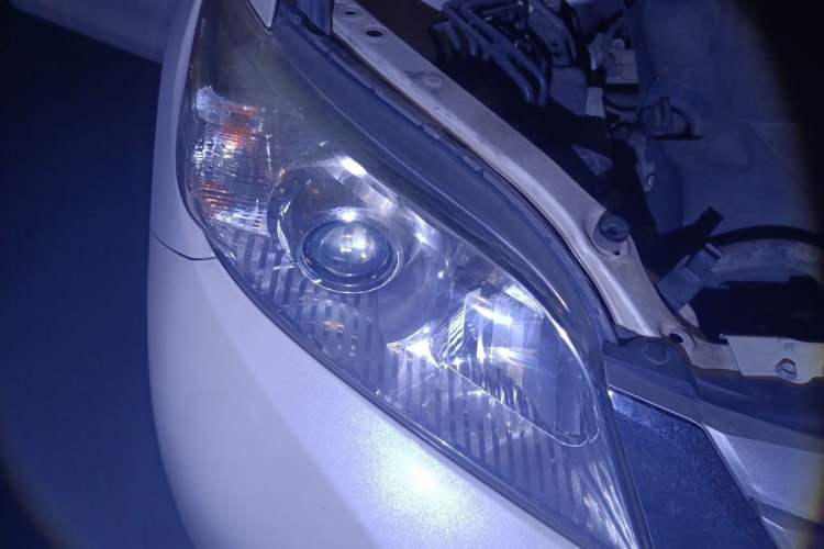 Used Toyota SIENNA  Right Front Headlight