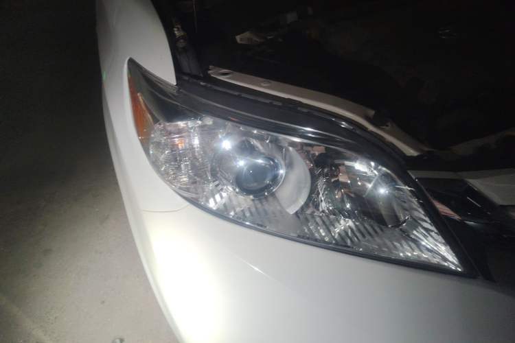 Used Toyota SIENNA 2015 3.5L Four-Wheel Drive L Right Front Headlight