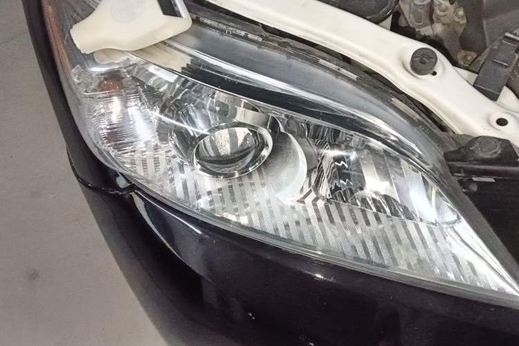 Used Toyota SIENNA 2015 3.5L Two-Wheel Drive LE Right Front Headlight