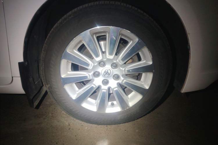 Used Toyota SIENNA 2015 3.5L Four-Wheel Drive L Right Front Wheel Hub