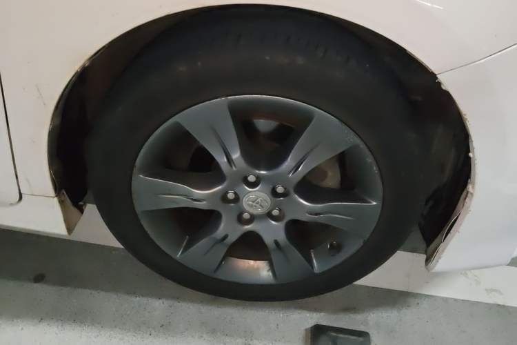 Used Toyota SIENNA  Right Front Wheel Hub