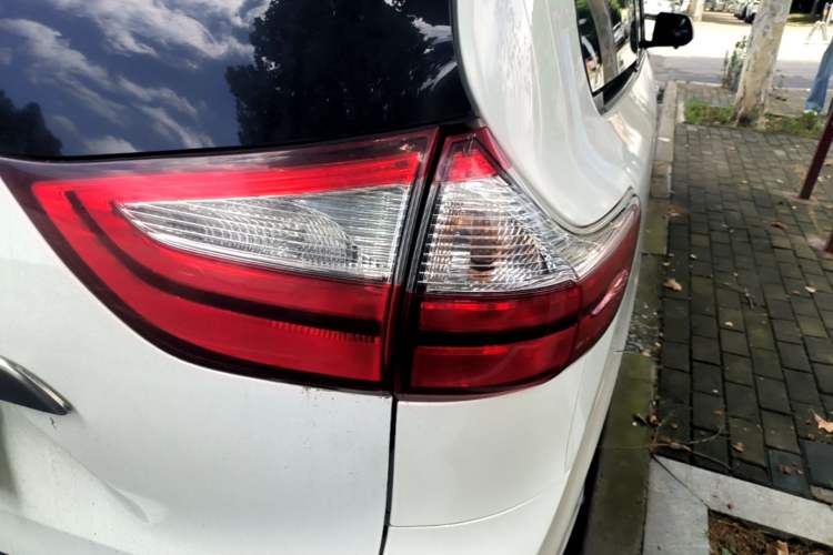 Used Toyota SIENNA 2015 3.5L Automatic 7-Seater Parallel Import Right Rear Taillight