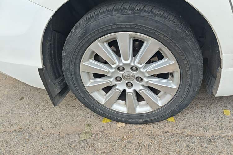 Used Toyota SIENNA 2015 3.5L 4WD LE Gasoline U.S. Specification Right Rear Wheel Hub