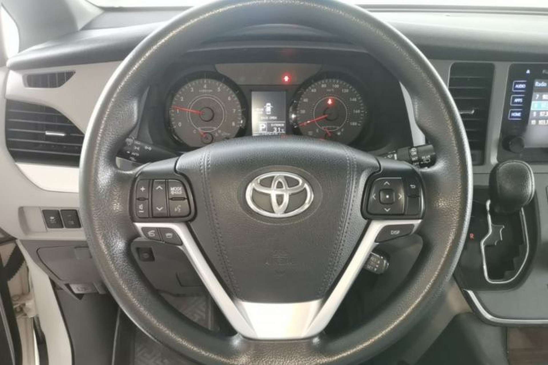 Used Toyota SIENNA 2015 3.5L Two-Wheel Drive L Version—U.S. Specification Steering Wheel