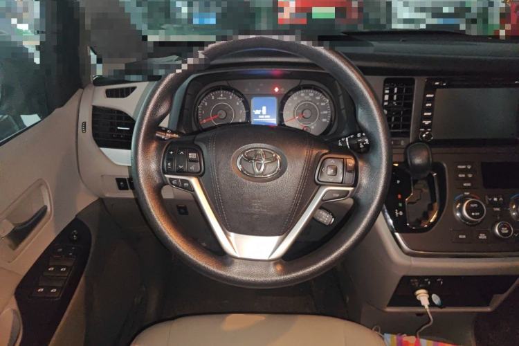 Used Toyota SIENNA 2015 3.5L Two-Wheel Drive LE Steering Wheel
