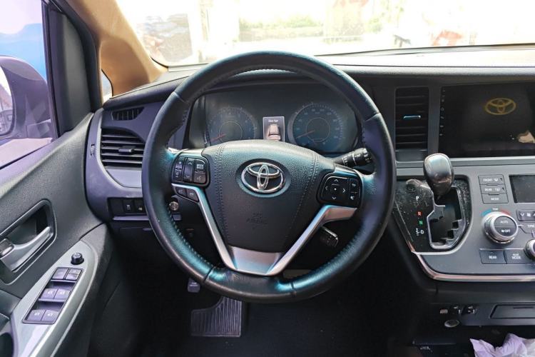 Used Toyota SIENNA  Steering Wheel
