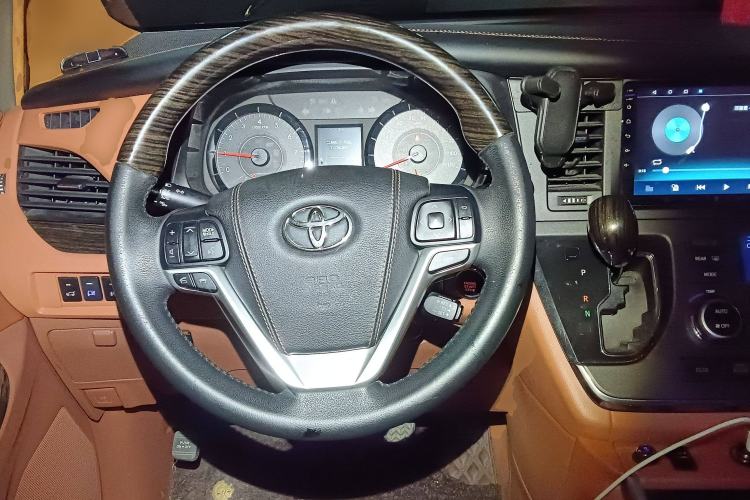 Used Toyota SIENNA 2015 3.5L Two-Wheel Drive LE Steering Wheel