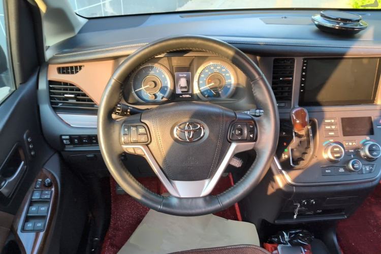 Used Toyota SIENNA  Steering Wheel
