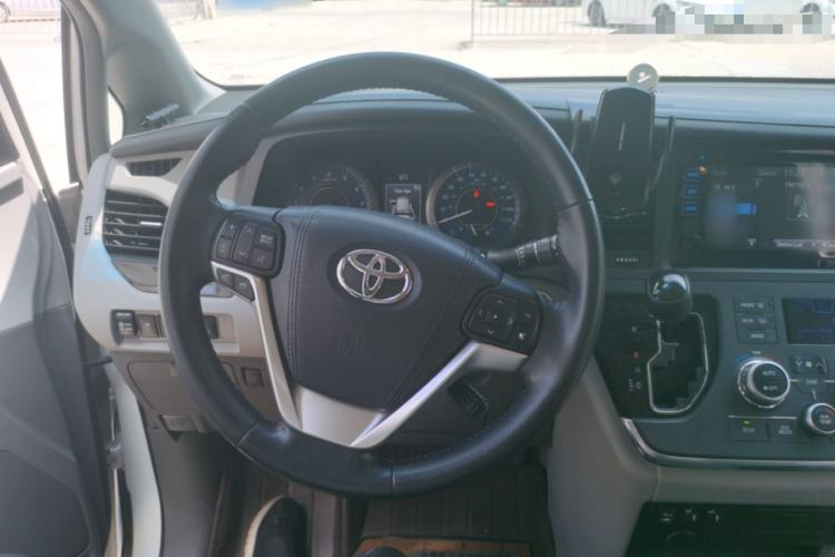 Used Toyota SIENNA  Steering Wheel