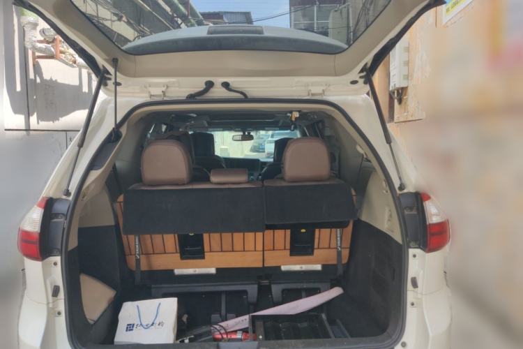 Used Toyota SIENNA  Trunk