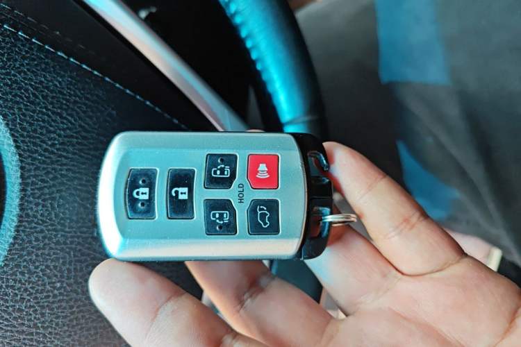 Used Toyota SIENNA  Vehicle Key