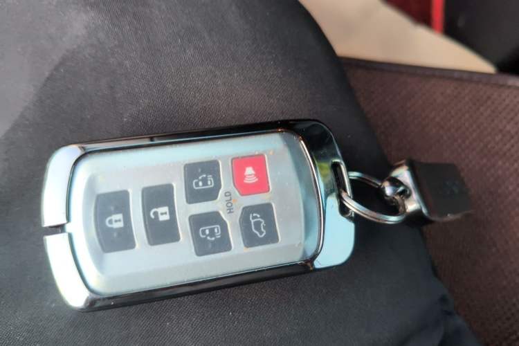 Used Toyota SIENNA  Vehicle Key