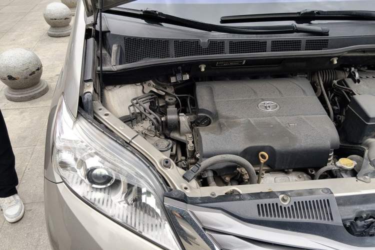 Used Toyota SIENNA 2015 3.5L Automatic 7-Seater Parallel Import Engine Bay Right