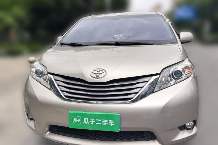 Used Toyota SIENNA 2015 3.5L Automatic 7-Seater Parallel Import Front