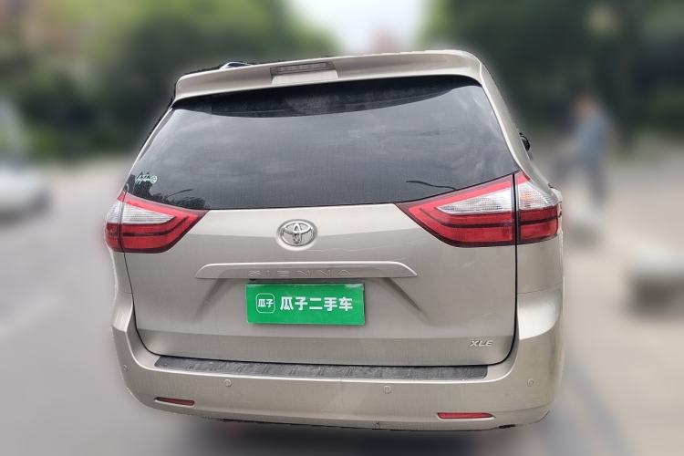 Used Toyota SIENNA 2015 3.5L Automatic 7-Seater Parallel Import Rear