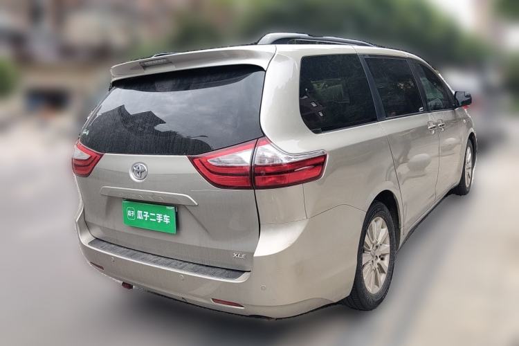 Used Toyota SIENNA 2015 3.5L Automatic 7-Seater Parallel Import Rear Right 45 Deg
