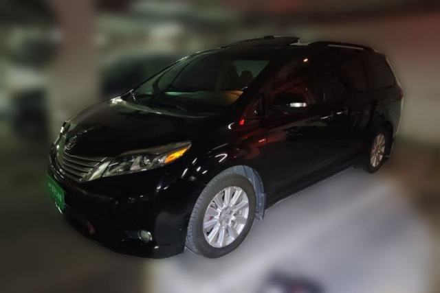 Used Toyota SIENNA 