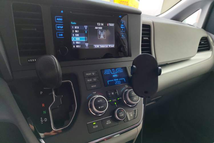 Used Toyota SIENNA 2016 3.5L Two-Wheel Drive 7-Seater Parallel Import Audio And AC Panel