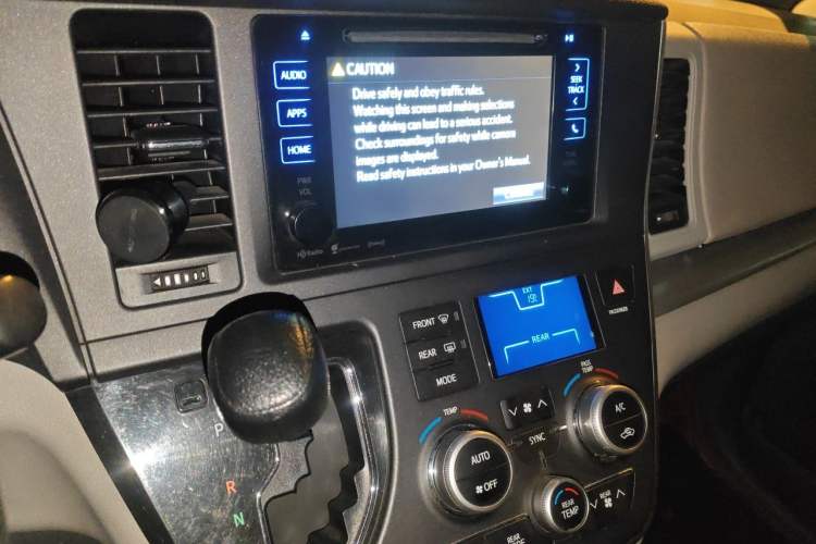 Used Toyota SIENNA  Audio And AC Panel