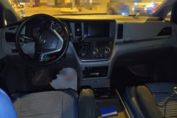Used Toyota SIENNA  Center Console