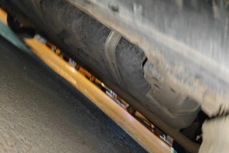 Used Toyota SIENNA  Chassis Rear Left