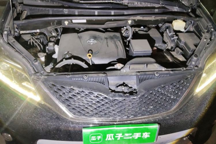 Used Toyota SIENNA 2016 3.5L Two-Wheel Drive 7-Seater Parallel Import Engine Bay