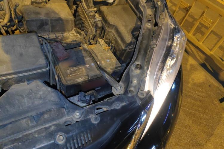 Used Toyota SIENNA  Engine Bay Left
