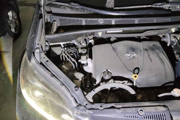 Used Toyota SIENNA 2016 3.5L Two-Wheel Drive 7-Seater Parallel Import Engine Bay Right