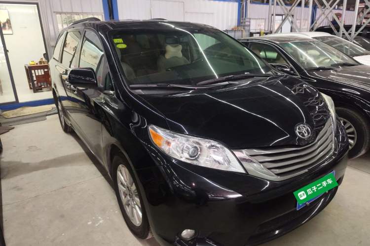 Used Toyota SIENNA 2016 3.5L Two-Wheel Drive 7-Seater Parallel Import Exterior 2