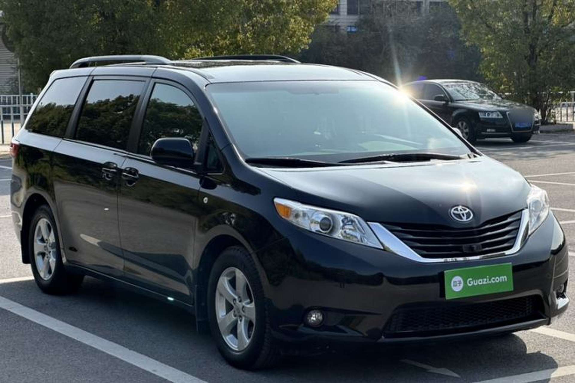 Used Toyota SIENNA 2016 3.5L Two-Wheel Drive 7-Seater Parallel Import Exterior 4