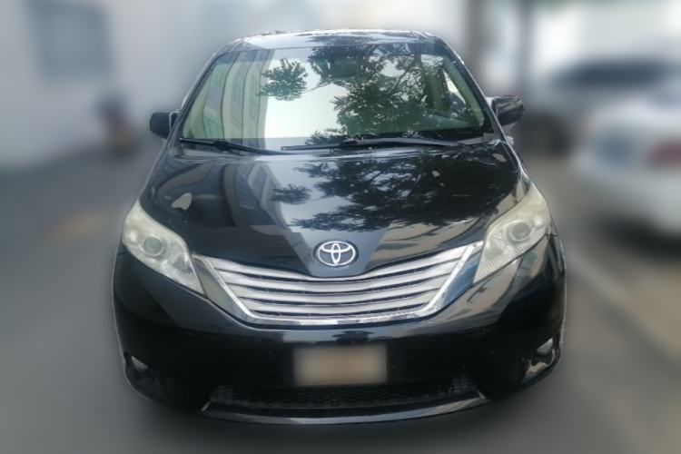 Used Toyota SIENNA  Front