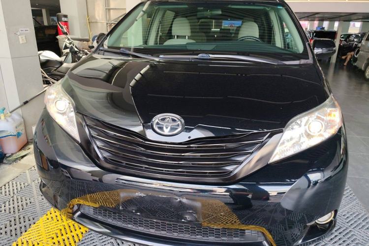 Used Toyota SIENNA 2016 3.5L Two-Wheel Drive 7-Seater Parallel Import Front