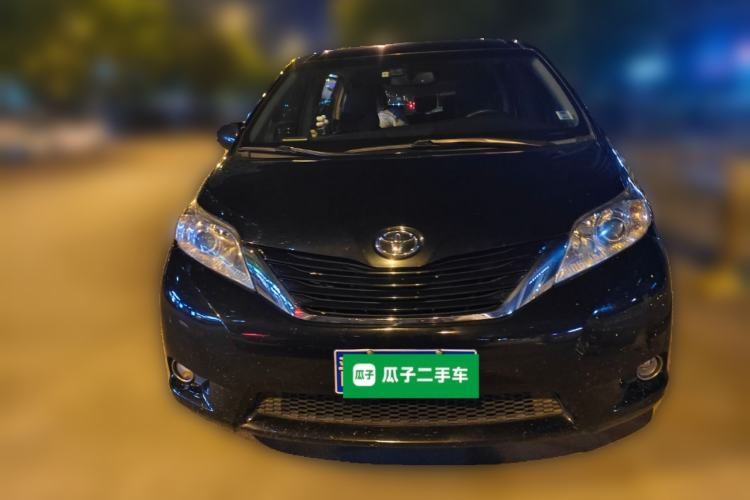 Used Toyota SIENNA  Front
