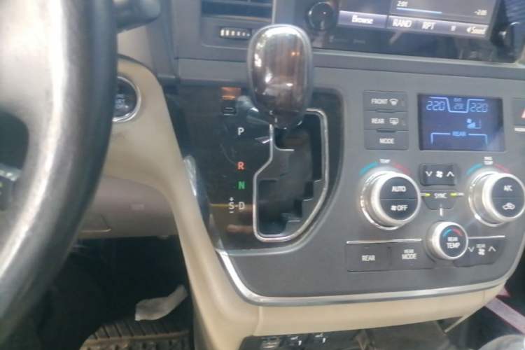 Used Toyota SIENNA  Gear Lever