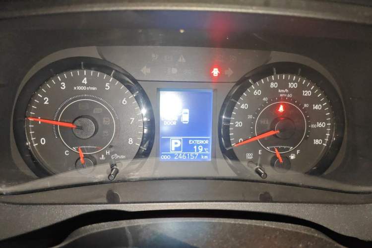 Used Toyota SIENNA  Instrument Cluster