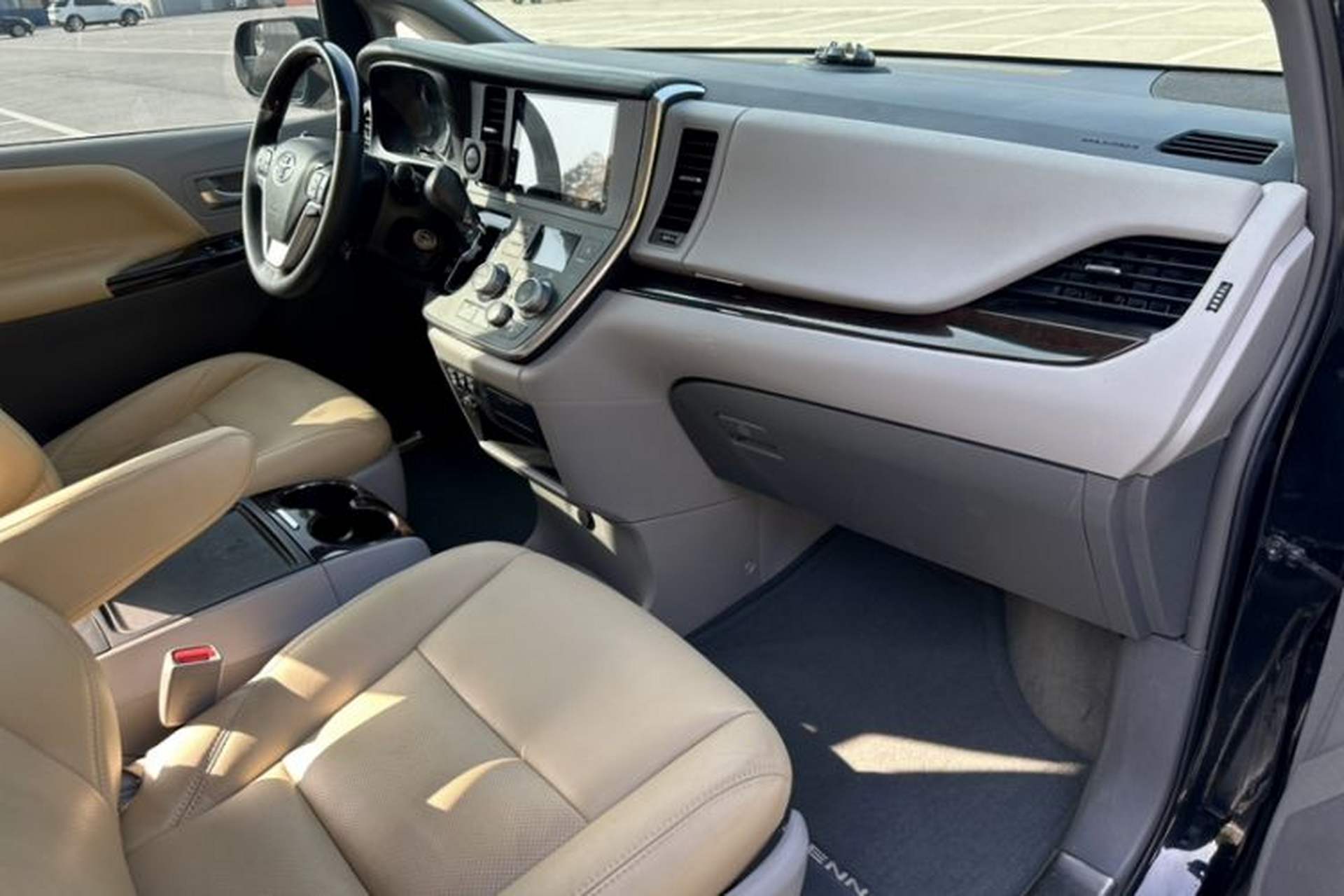 Used Toyota SIENNA 2016 3.5L Two-Wheel Drive 7-Seater Parallel Import Interior 6