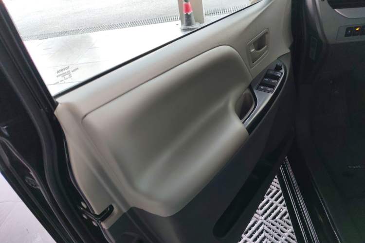Used Toyota SIENNA 2016 3.5L Two-Wheel Drive 7-Seater Parallel Import Left Front Door Interior
