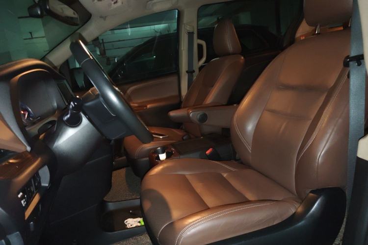 Used Toyota SIENNA  Left Front Seat