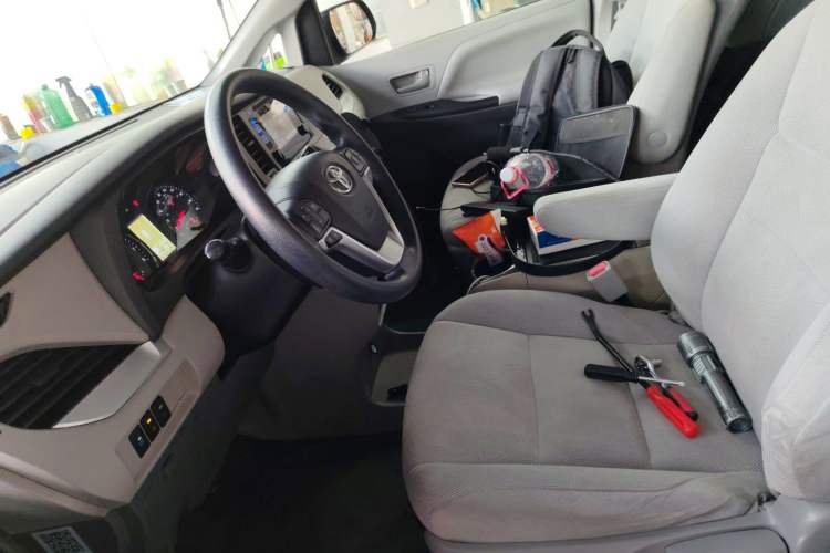 Used Toyota SIENNA 2016 3.5L Two-Wheel Drive 7-Seater Parallel Import Left Front Seat