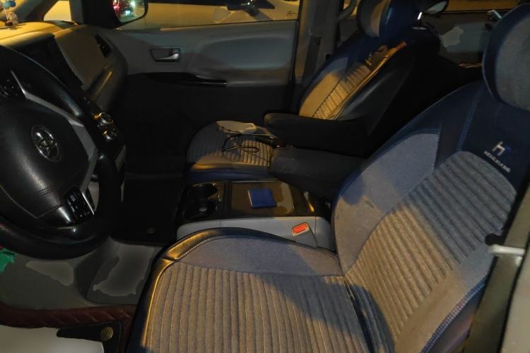 Used Toyota SIENNA  Left Front Seat