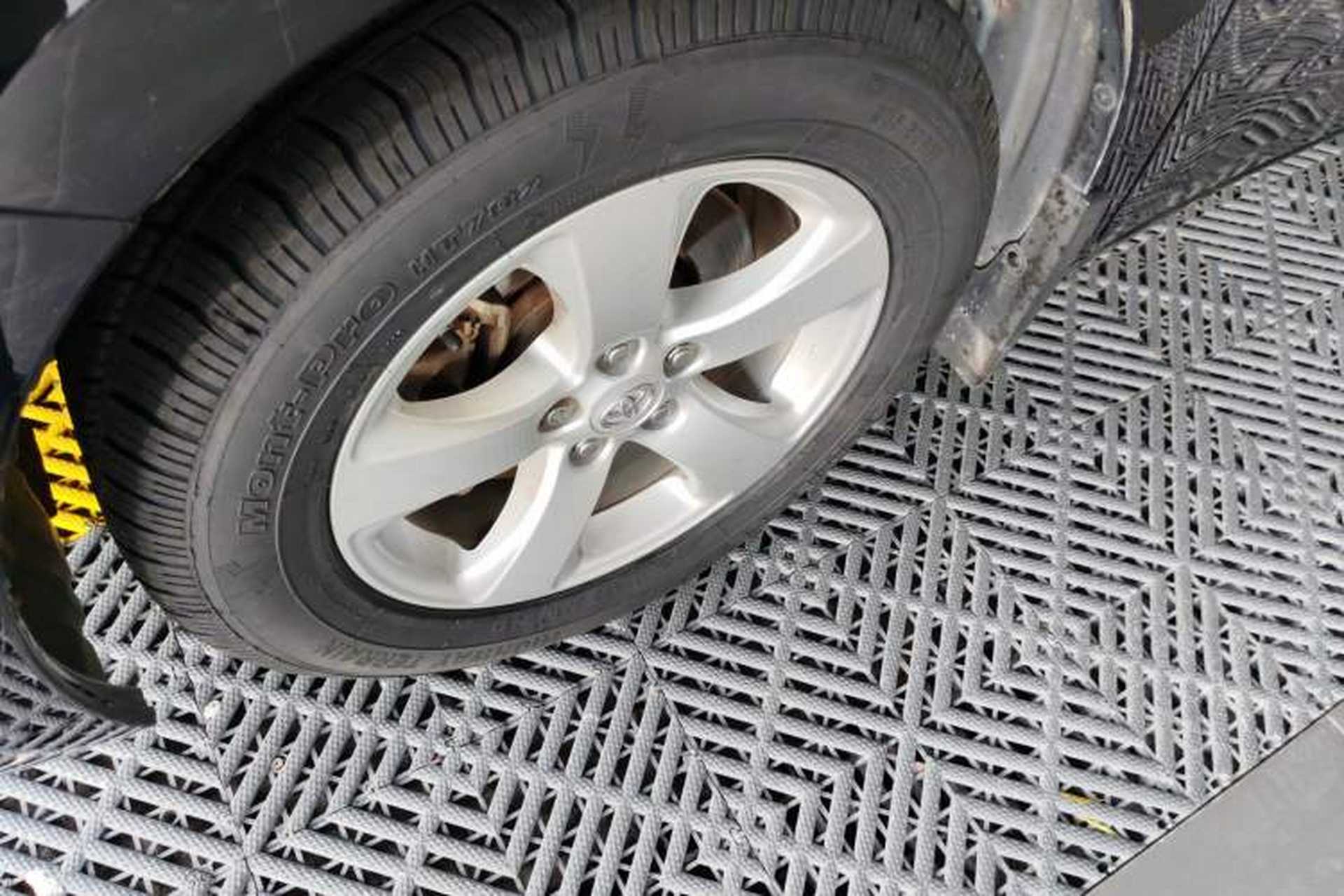 Used Toyota SIENNA 2016 3.5L Two-Wheel Drive 7-Seater Parallel Import Left Front Wheel Hub