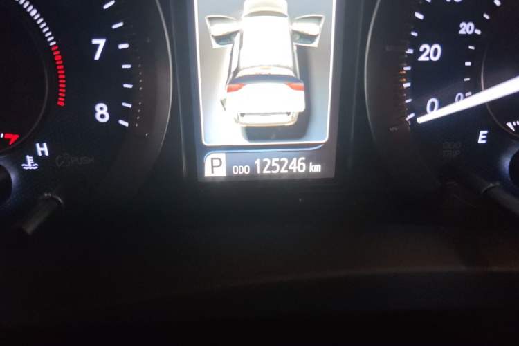 Used Toyota SIENNA  Odometer Close Up