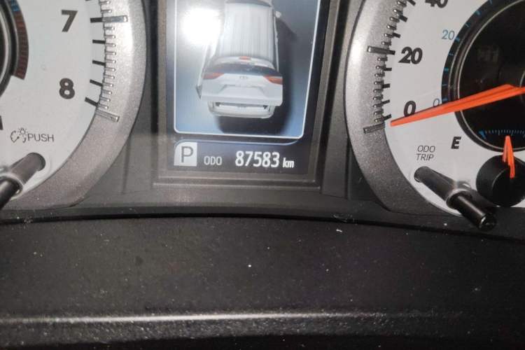 Used Toyota SIENNA 2016 3.5L Two-Wheel Drive 7-Seater Parallel Import Odometer Close Up