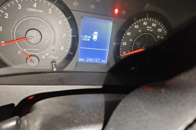 Used Toyota SIENNA  Odometer Close Up