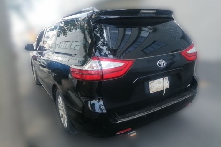 Used Toyota SIENNA  Rear Left 45 Deg