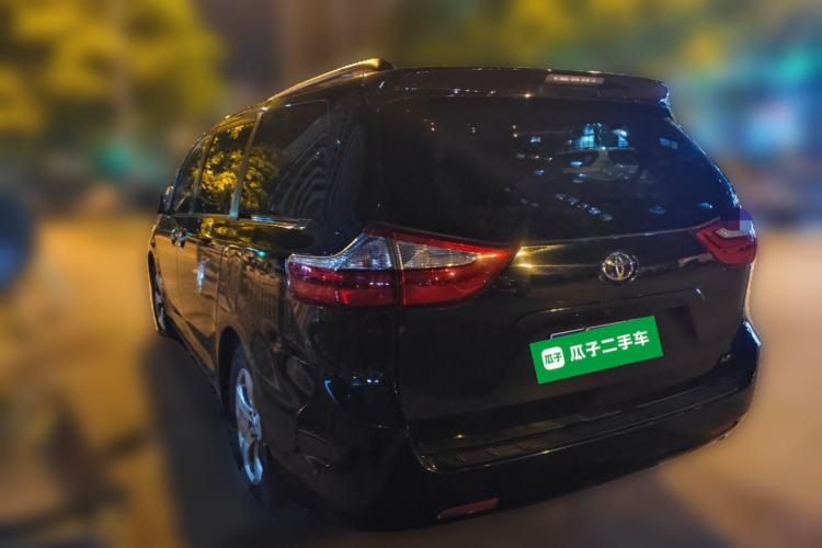 Used Toyota SIENNA  Rear Left 45 Deg