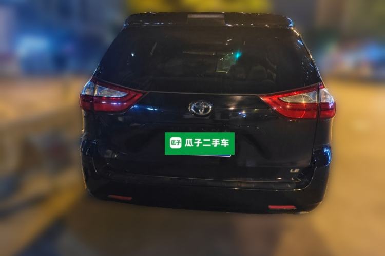 Used Toyota SIENNA  Rear