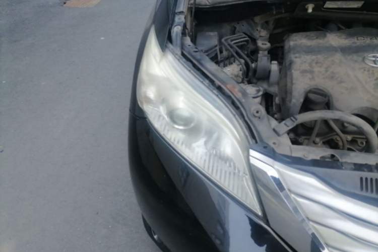 Used Toyota SIENNA  Right Front Headlight