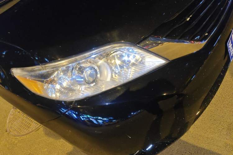 Used Toyota SIENNA  Right Front Headlight